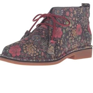 Hush Puppies Cyra Catelyn Black Floral Suede Ankle Boots Chucka Boho Bootie 9.5